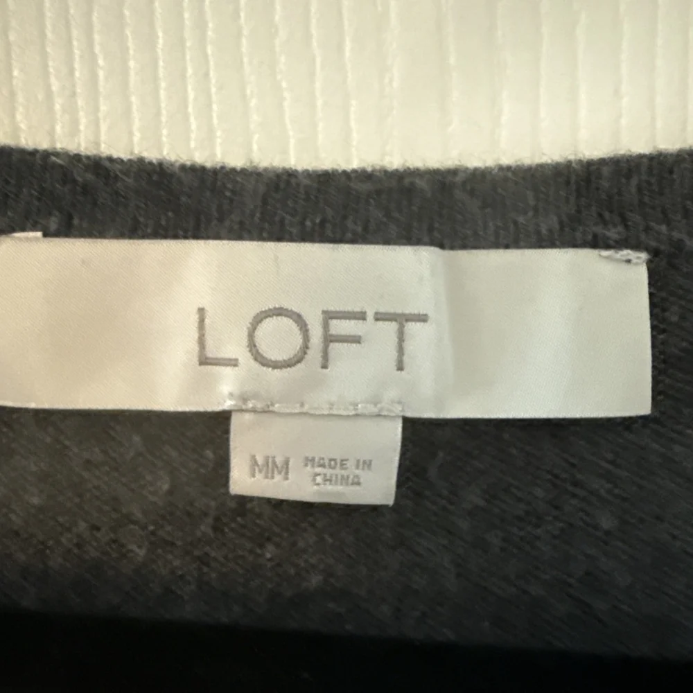 Ann Taylor Loft Med Women’s Dark Gray Sweater, Soft - Picture 2 of 4
